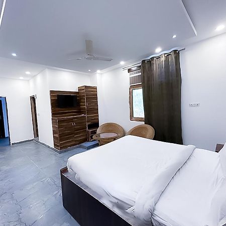 Deluxe Room Sec 132 Near Paras Mall Noida Exterior photo